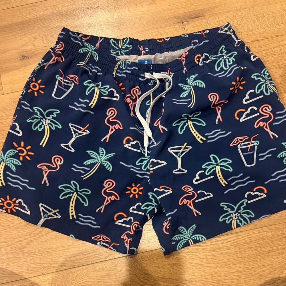 Chubbies Navy Tropical Print Men's Athletic Shorts